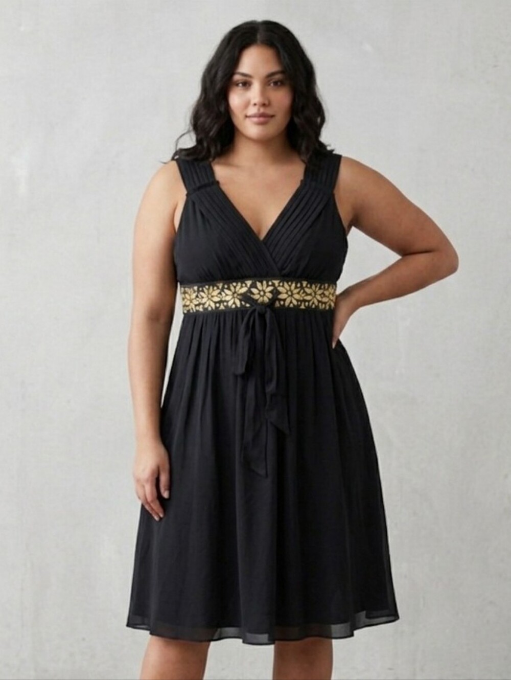 Banana Republic Black Silk Empire Waist Gold Embroidered Dress Size 12 Lined